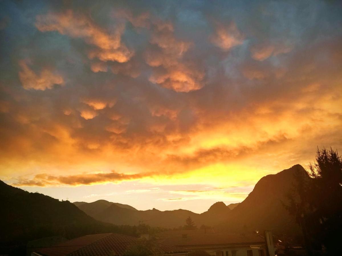 Le Nopal Bleu Lägenhet Tarascon-sur-Ariège Exteriör bild